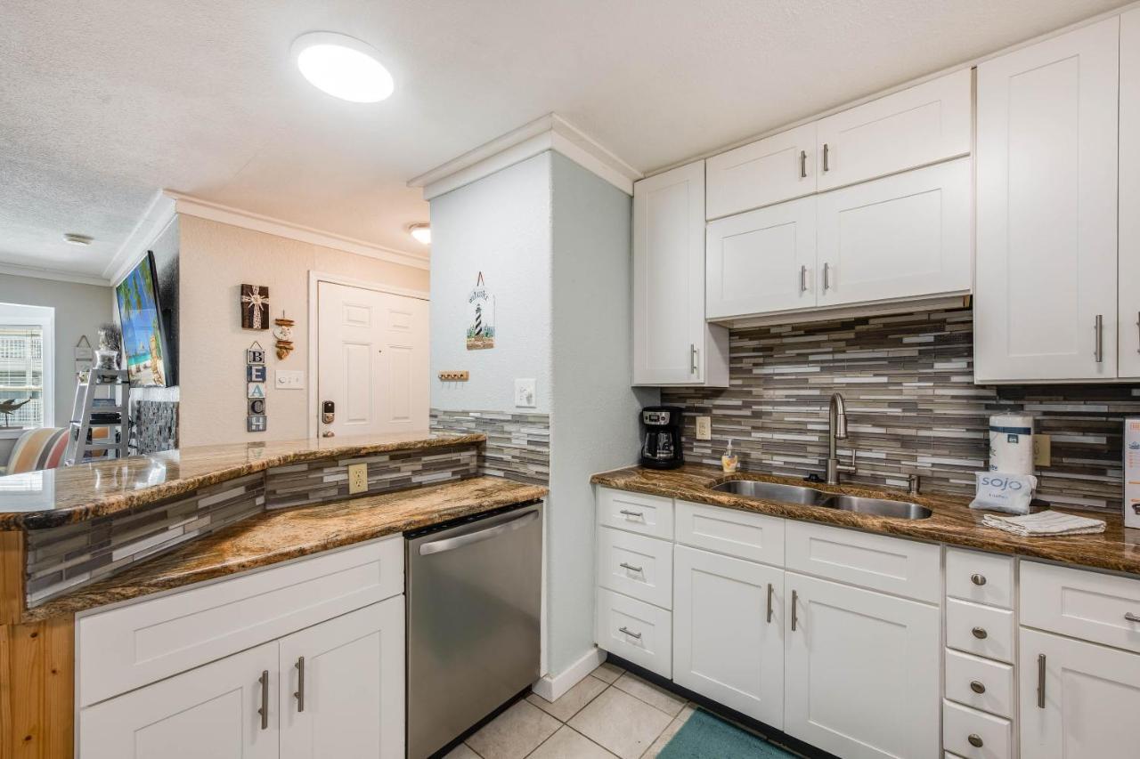 Gulf Breeze Apartment Mustang Beach Bagian luar foto